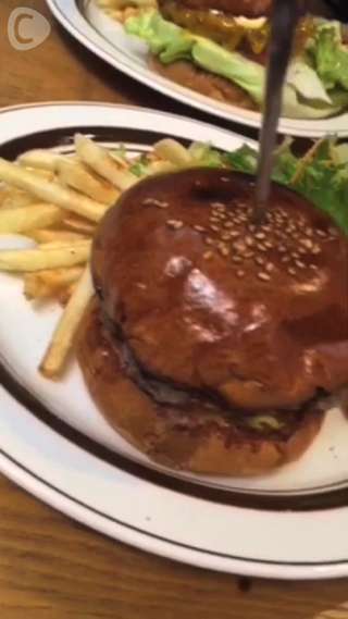 絶品！矢部ユウナの一押しの「テキーラダイナー」でジューシーなビーフハンバーガー！