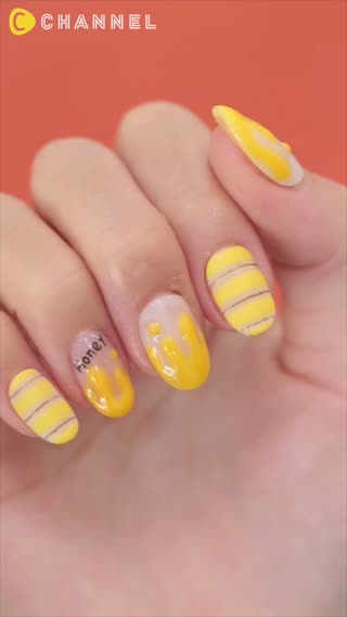 เล็บน่ารักมุ้งมิ้งลายหยดน้ำผึ้งของหมีพูห