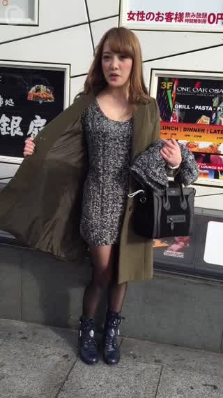 少し暖かい時期に！薄手のニットワンピにチェスターコートのコーデ