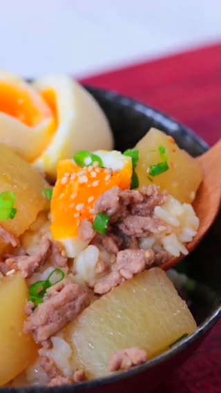 ข้าวราดซุปหมูสับตุ๋นกับหัวไชเท้า