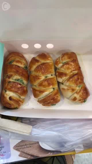 Sausage Sinach Pretzel 