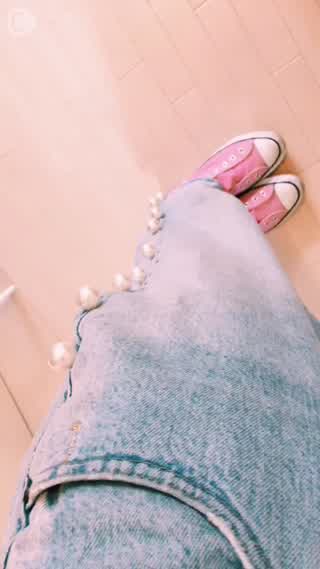 パールを使って簡単ガーリーなデニムパンツリメイク！作り方☆