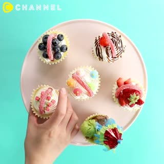 Cupcakes with White Chocolate Packaging