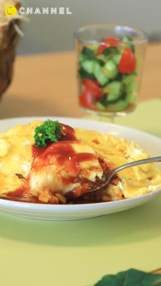 ふわふわオムライス＆カクテルサラダで彼を虜に♡