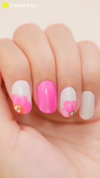 Sakura Petals Nail