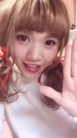 ストレートアイロンでゆるふわhair《オン眉ふわふわツインテール》