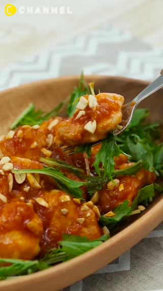 ไก่ผัดซอสถั่วเปรี้ยวหวาน