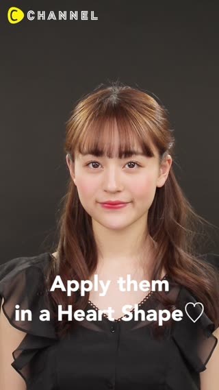 We Apply Makeup in a Heart Shape♡