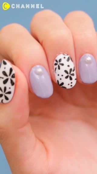 Liquid eyeliner floral nail art! 