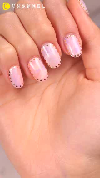 ネイルに直接描かなくて大丈夫。新常識マニキュアでつくるネイルシート♡