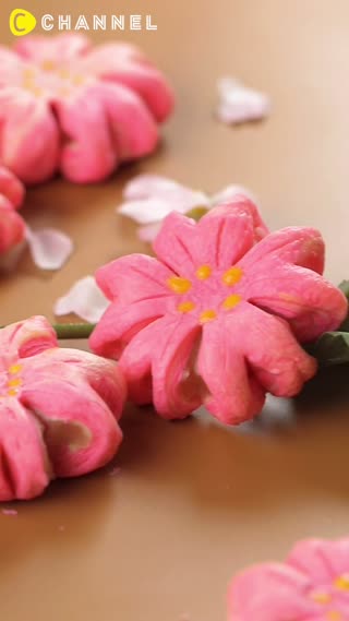 Cherry Blossom Red Bean Pie🌸