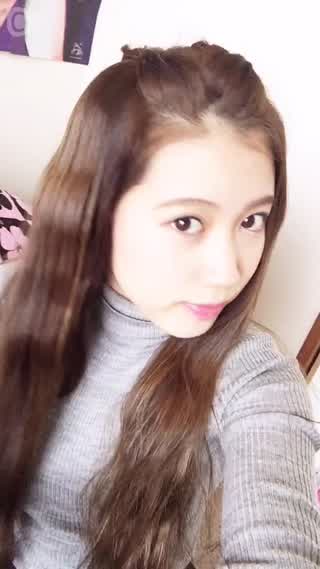 サイドでねじるのに飽きてしまった時のヘアアレンジ♪