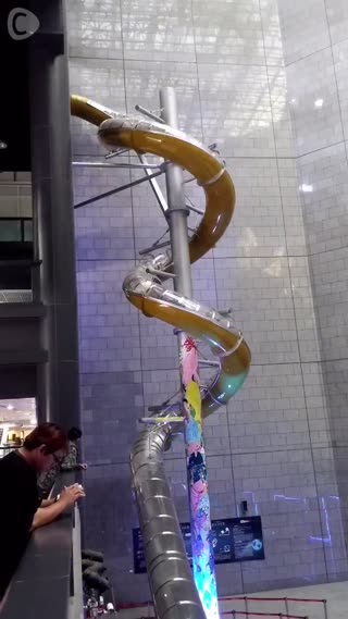 挑戰！アジアで一番高い滑り台