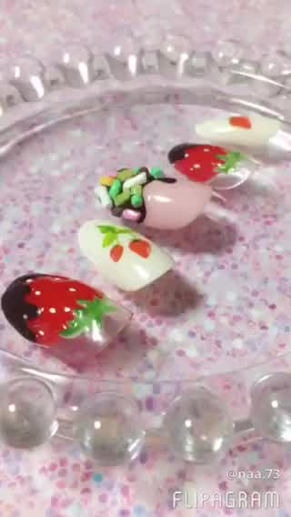 【とことんあま〜い指先に】苺チョコネイル【立体】