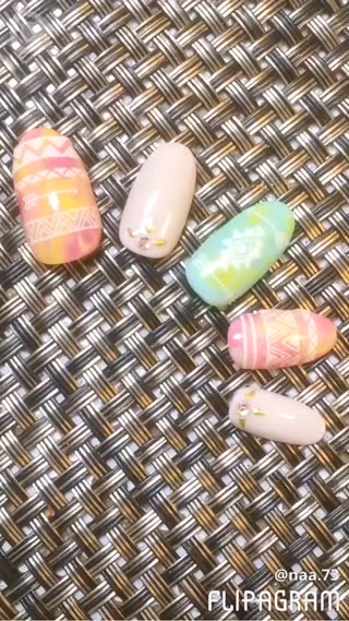 【シールをフル活用！】タイダイ×エスニックネイル