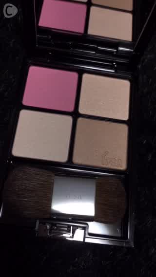 優秀パレットで華やかな顔立ちに！