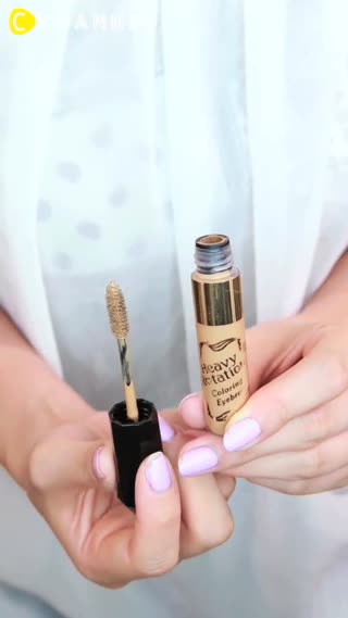 ヘルシーな印象に！太眉のつくり方