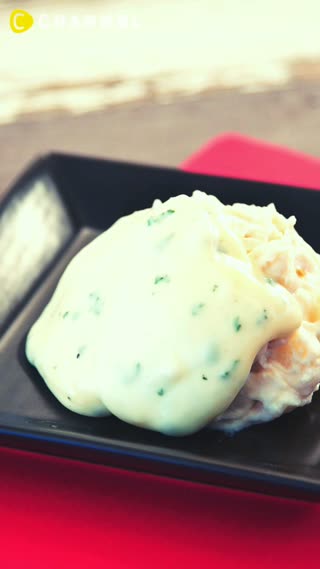 クリーミーなチーズがとろ〜り♡濃厚アンチョビポテトサラダ★