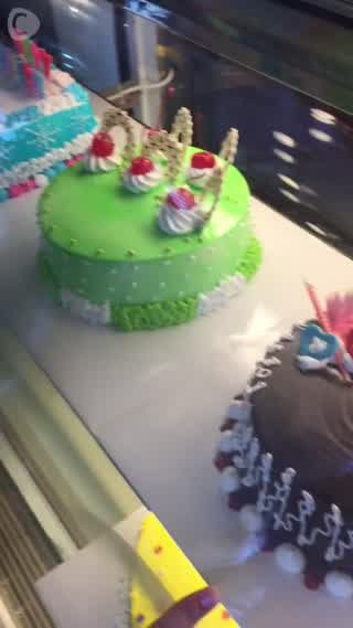 見た目から癒されるカラフルケーキ！＠カンボジア