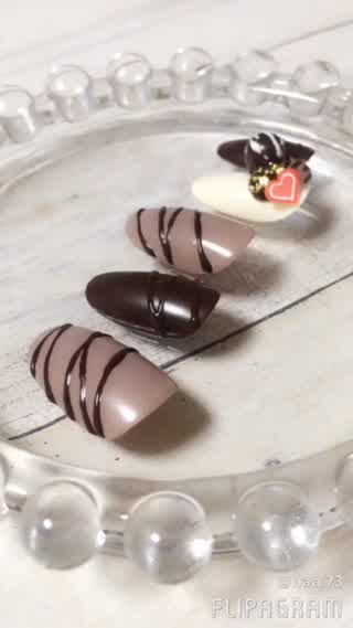 【立体ミニチョコをトッピング！】トリュフチョコ風ネイル