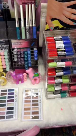 原宿WCでカラフルPOPなお気に入りアイテムをチェック！