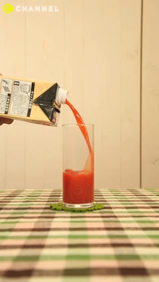 Trik Menuangkan Minuman Kotak 