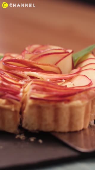 Heart Apple Rose Pie