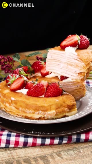 Crepe Lapis Krim Strawberry