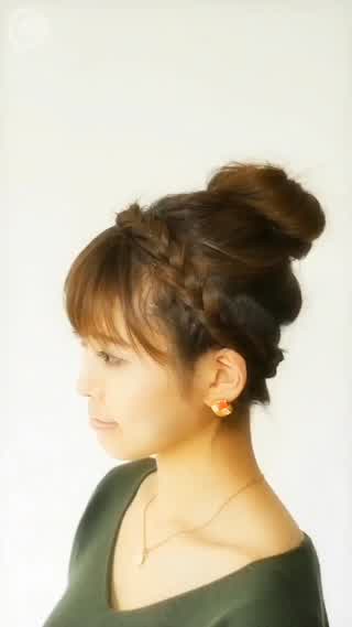 編み込みアップヘアでパッと華やか！気分はまるでお姫様