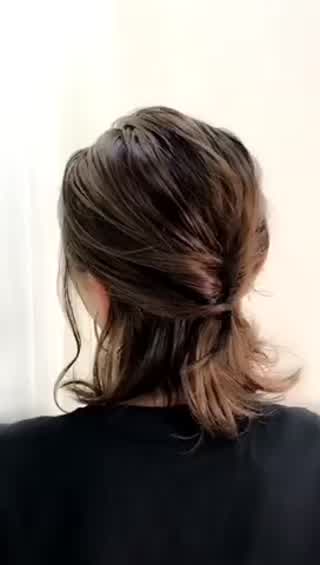 ゴム二本でできる！超簡単なのにこなれてみえるハーフアップ**