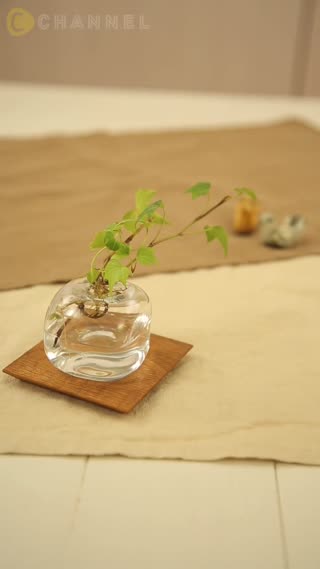 簡單清除窄瓶口容器的內部污垢的密技