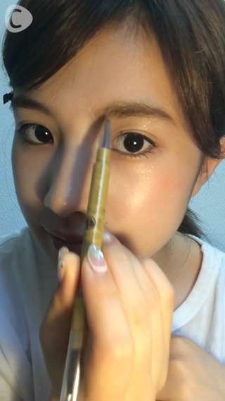 How to Create Natural Looking Thick Eyeb