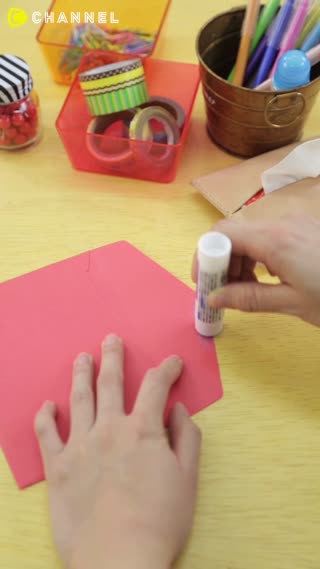 TIps mengelem kertas dengan rapih!