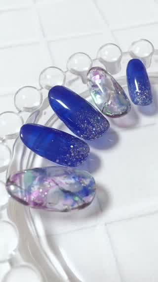 【奥行きが幻想的】シェルを埋め込んだ天然石風ネイル