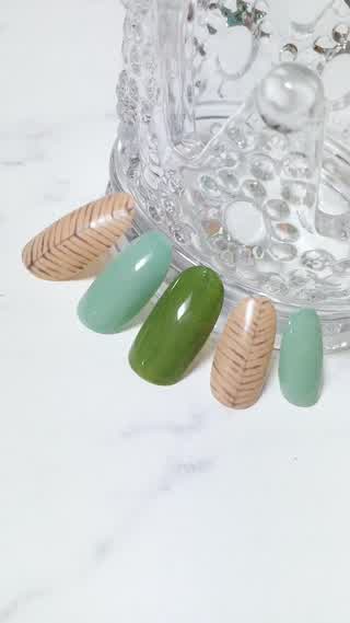 【秋コーデにぴったり】ヘリンボーンネイル