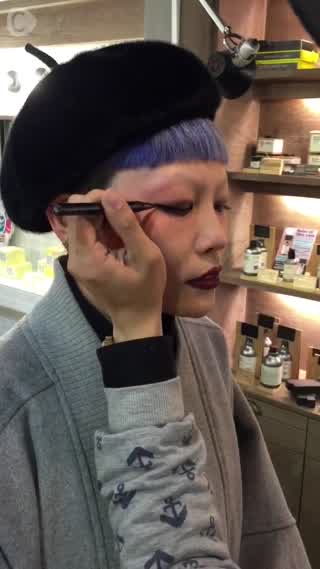 海外で人気のコスメブランドを使った簡単ナチュラルアイラインのやり方