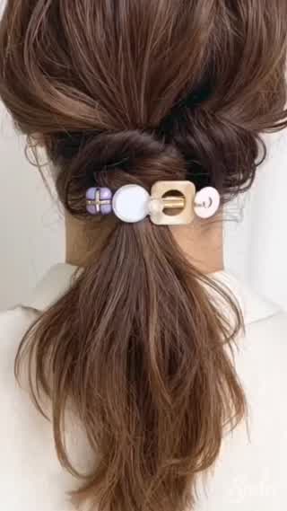 雨の日はこれでＯＫ☔️ 梅雨に人気のヘアアレンジです👱‍♀️✨ 