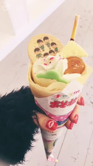 原宿キャラクレ！におそ松さんクレープ を食べに来ました♪