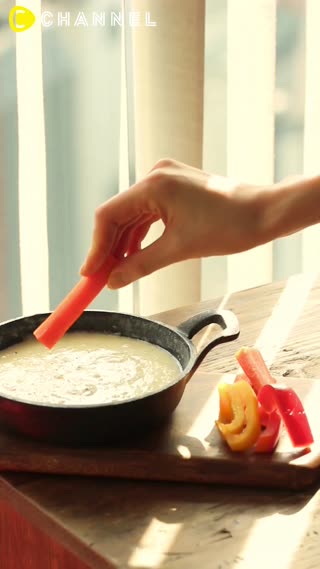 用馬鈴薯沙拉來做能夠牽絲~~的起司沾醬♪