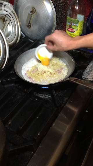 ワンコインランチ☆シンプルな味付けで虜！新宿Café Decaのカルボナーラ♡