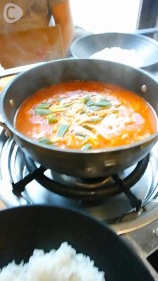 【韓国最新情報】東洋と西洋のフュージョン料理プデチゲをいただこう！