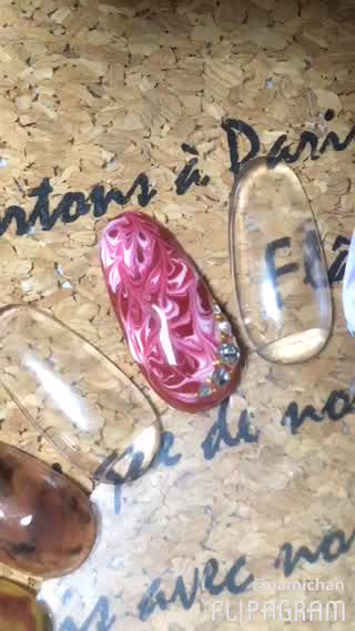 【細筆でちょんちょんするだけ！】簡単マーブルネイル