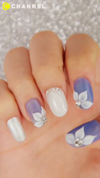 เพ้นท์เล็บดอกไม้สไตล์สีแมตต์ 