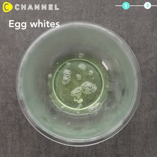 Berry and Cream Cheese Meringue Sandwich