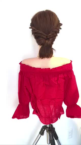100均ヘアゴム3本あれば出来ちゃう‼️細くねじりが大人流のボブアレンジ‼️