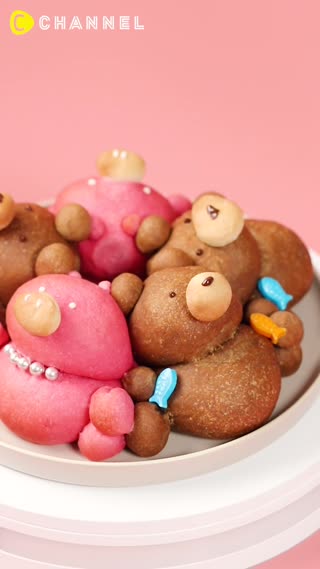 Pig and Bear Party♪ Fluffy Animal Bread