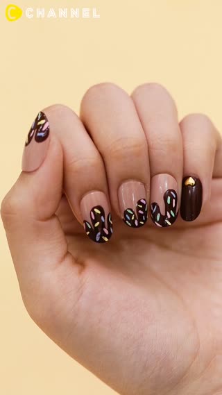 A MUST TRY NAIL ART FOR CHOCOHOLIC! EASY
