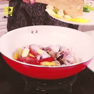 料理的好幫手【法拉利紅白陶瓷不沾鍋具組】