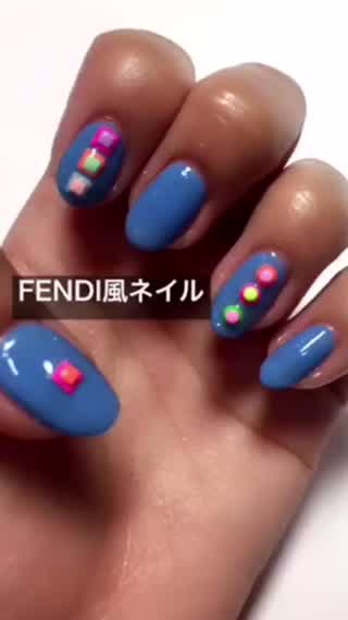 FENDI風ネイルをセルフで簡単に！クールで可愛く