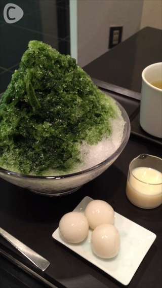 〔赤坂本店〕虎屋菓寮ならでは！濃厚な抹茶蜜とあんこの宇治金時かき氷♡